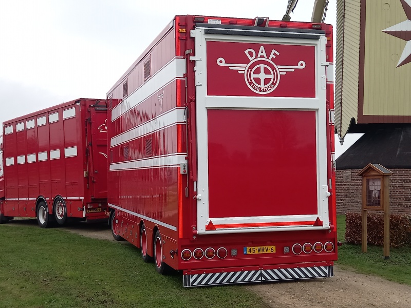 Nieuwe aanhangwagen voor Hans van Di&euml;n